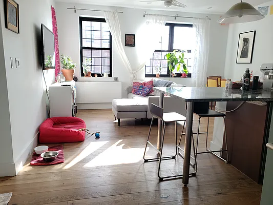 Rented by Avenue Sotheby's International Realty | media 19