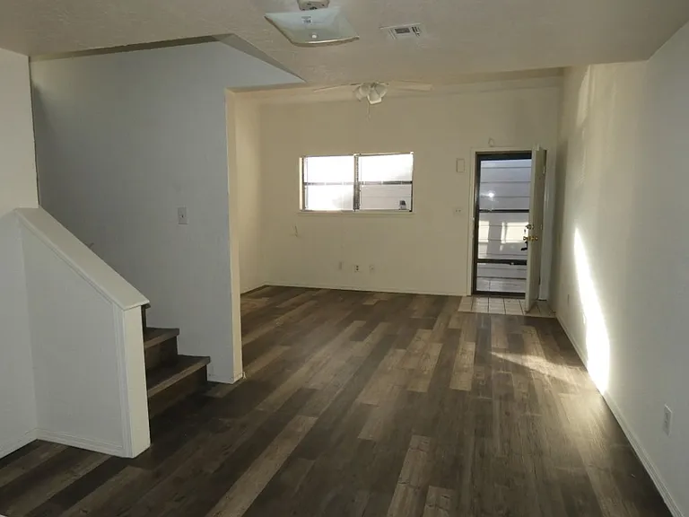 2905 NE Tortoise Dr #D — Photo 7