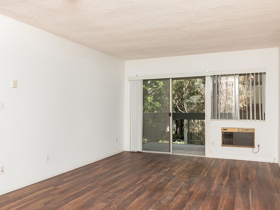 1st image of 4900 Overland Ave #247-1