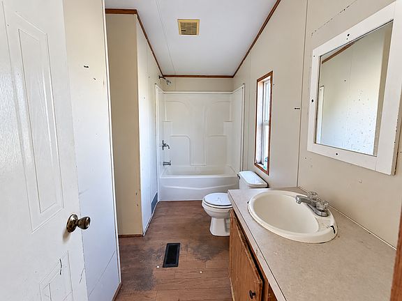12th image of 204 Gaither Dr