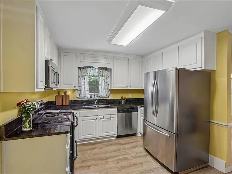 3080 Stone Oak Dr — Photo 4