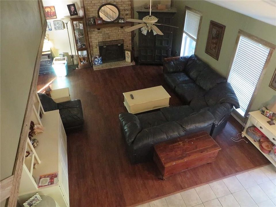 2nd image of 1712 Colony St