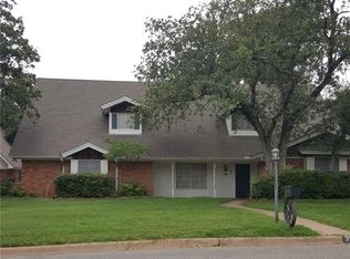 308 Oakwood Dr, Euless, TX 76053