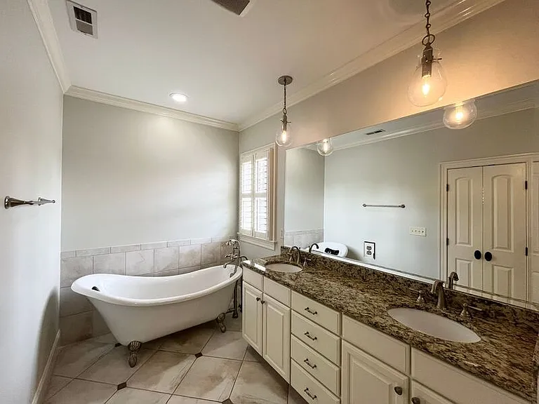 535 Guilford Cir — Photo 42