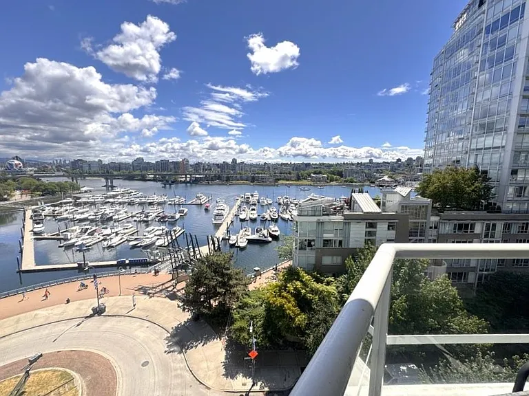 1201 Marinaside Cres #1005 — Photo 10
