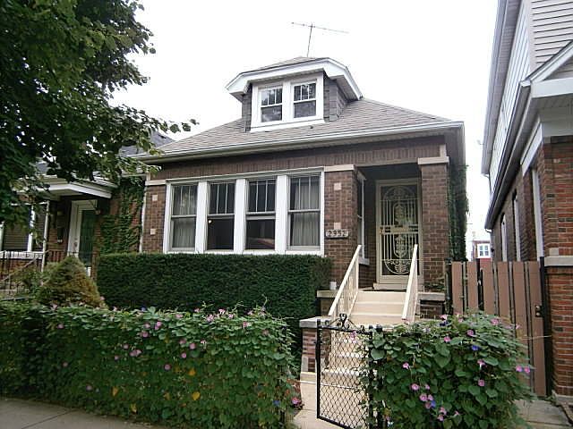 1st image of 2952 N Washtenaw Ave