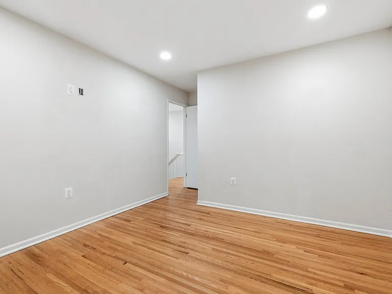 10841 Deborah Dr — Photo 16