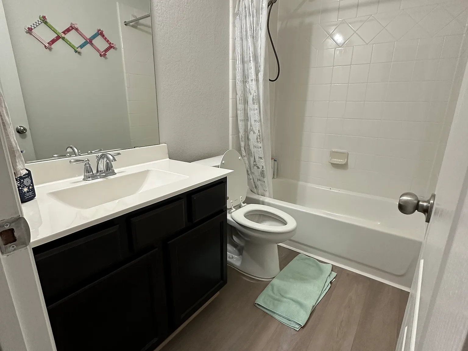 3 bed, 1800 sqft, $2,800 — Photo 4