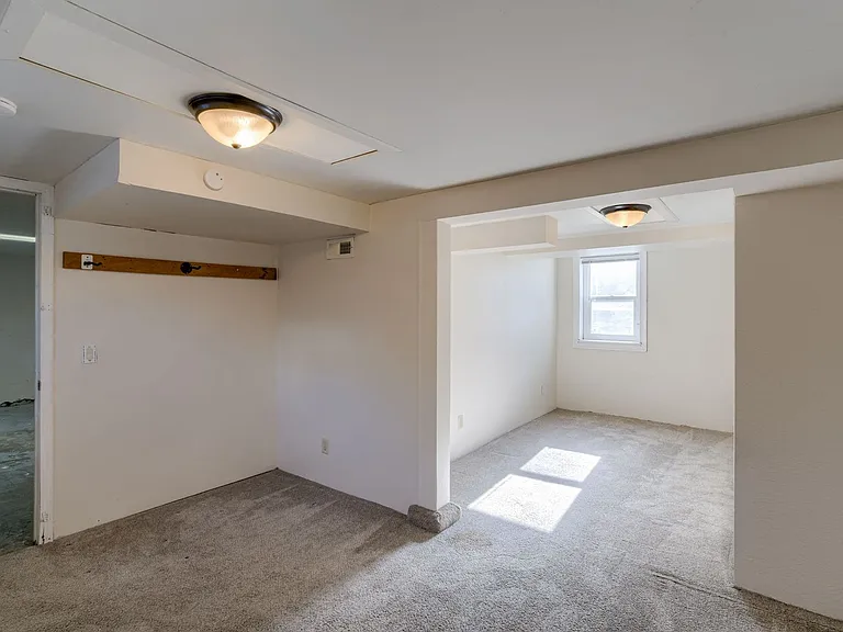 5540 Pine St — Photo 19