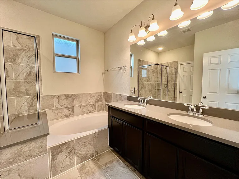 10916 Cannes Memorial Dr — Photo 18