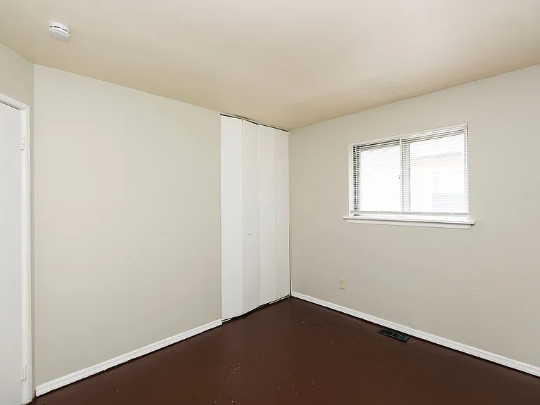 10409 Count Dr — Photo 10