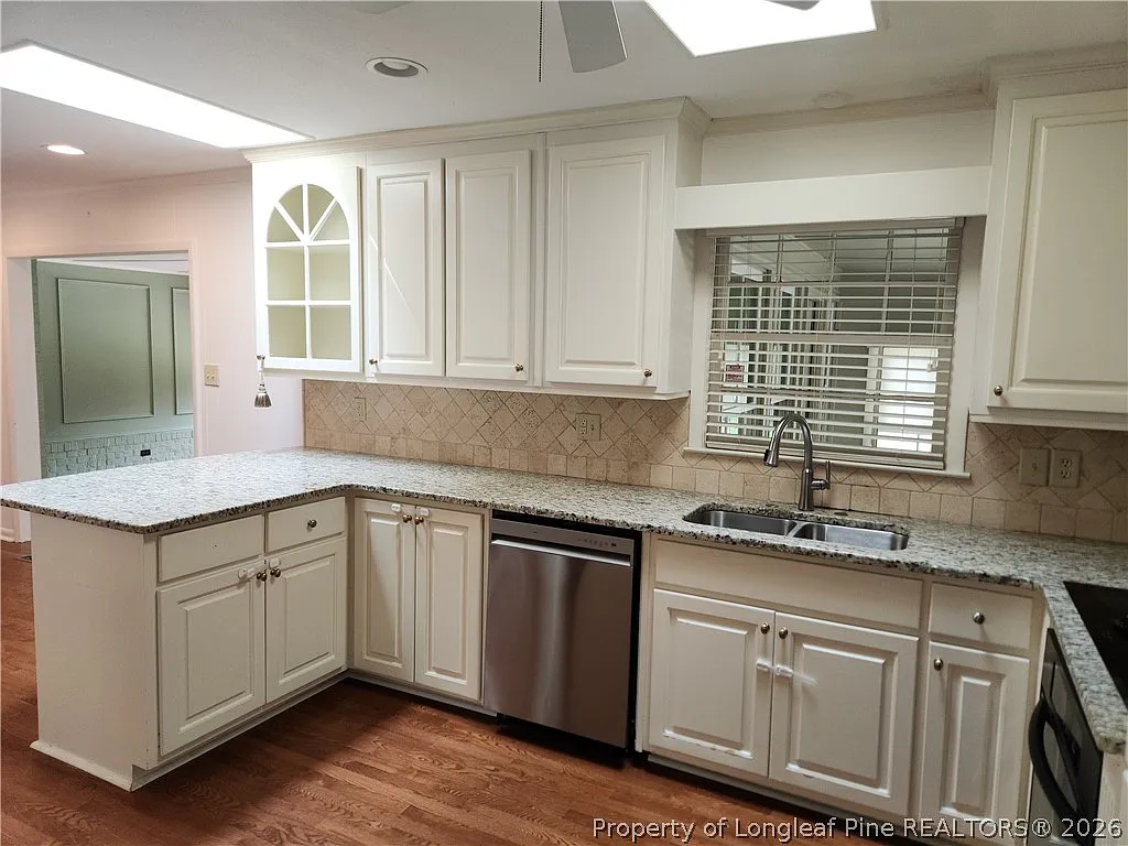4 bed, 3.0 bath, 2626 sqft, $2,400 — Photo 3