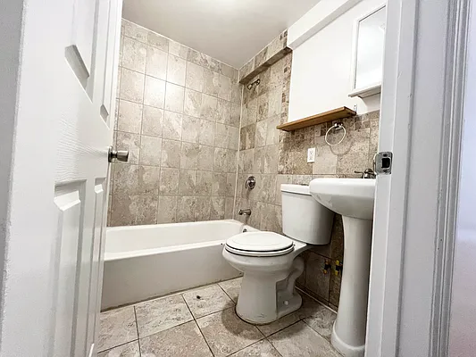 Rented by EastMount Realty LLC | media 21