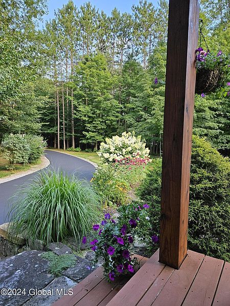 5th image of 40 Howe Road