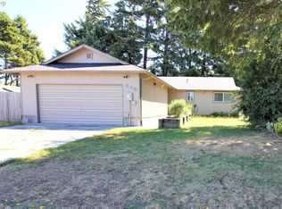 405 Radar Rd, Coos Bay, OR 97420