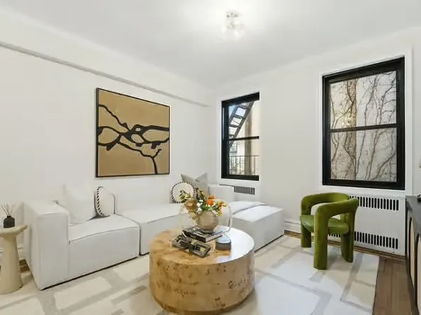 160 E 3rd St APT 2F, New York, NY 10009