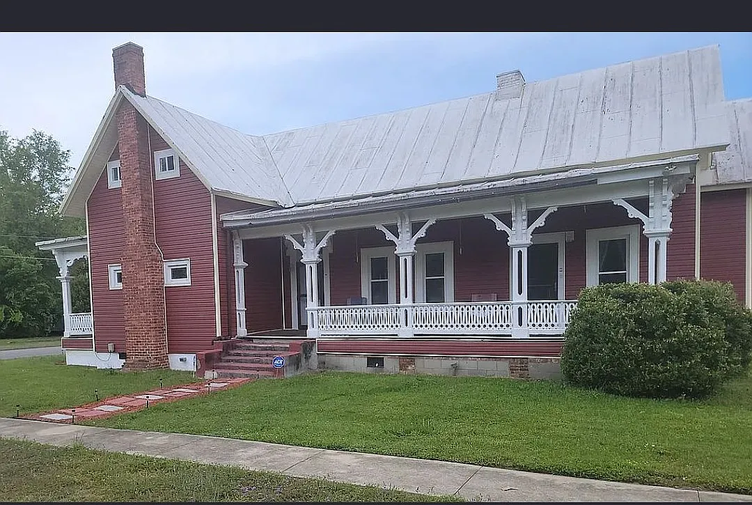 E Beech St, Cochran — Photo 1