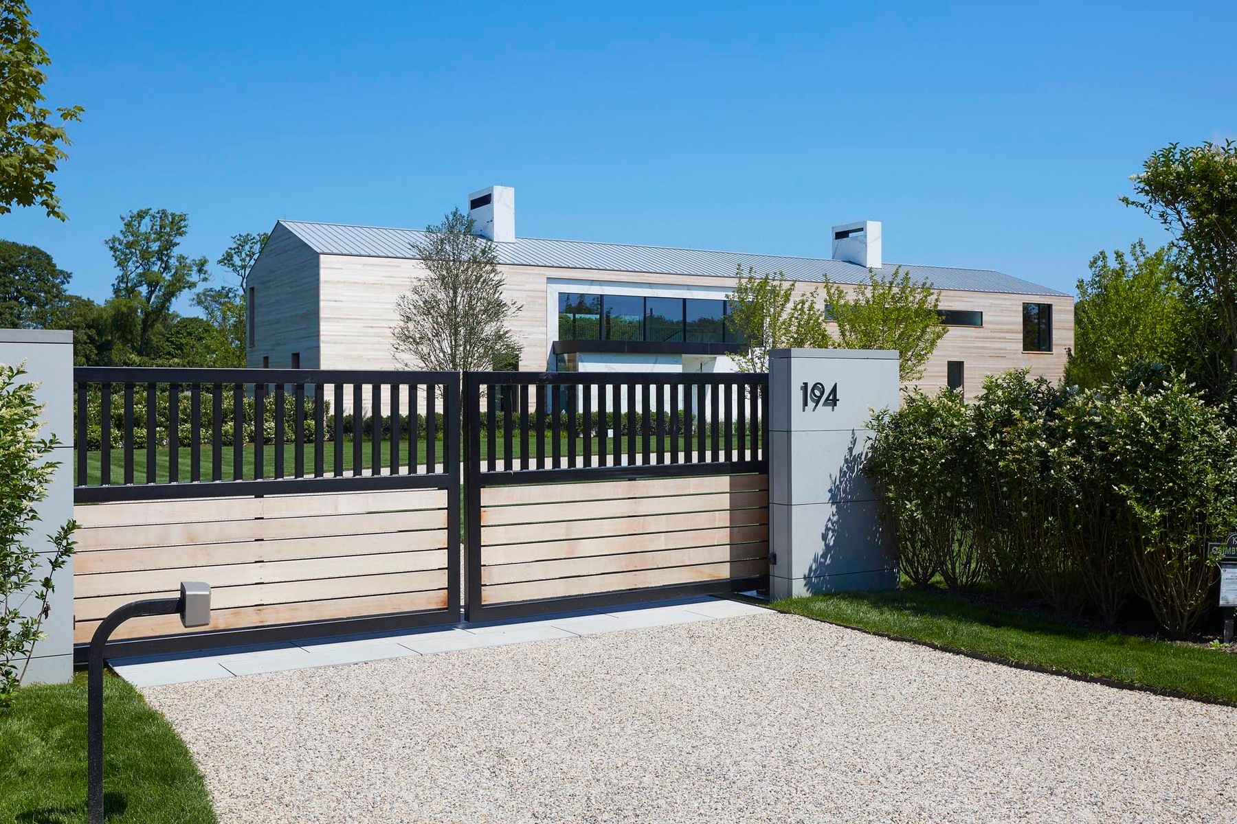 194 Quimby Ln, Bridgehampton, NY 11932 Out East