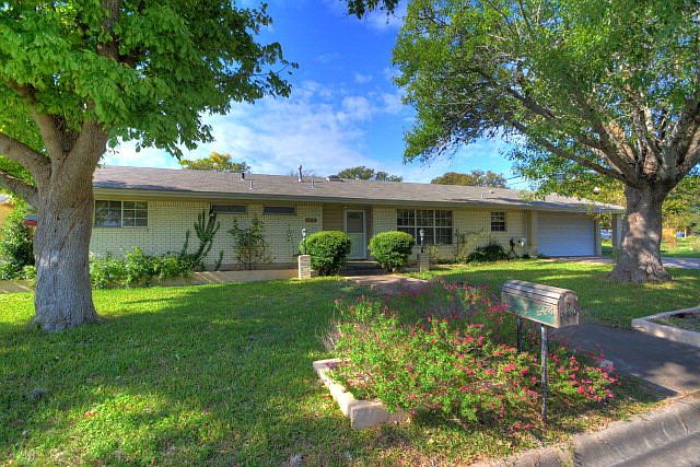 1st image of 1001 Lake Dr