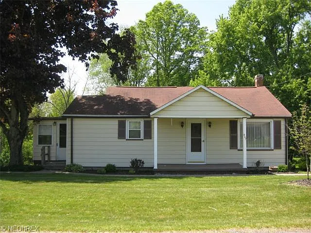 867 Brookdale Ave photo 1