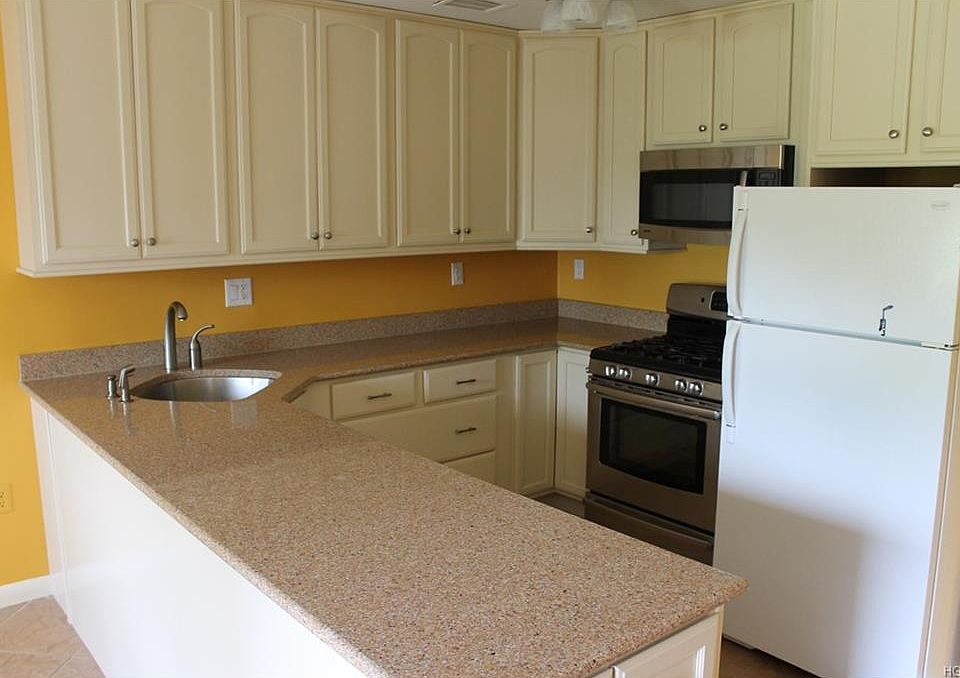 2nd image of 1005 Fox Ln