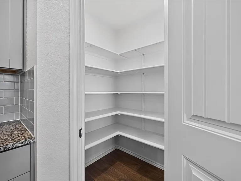326 Richland Dr — Photo 15