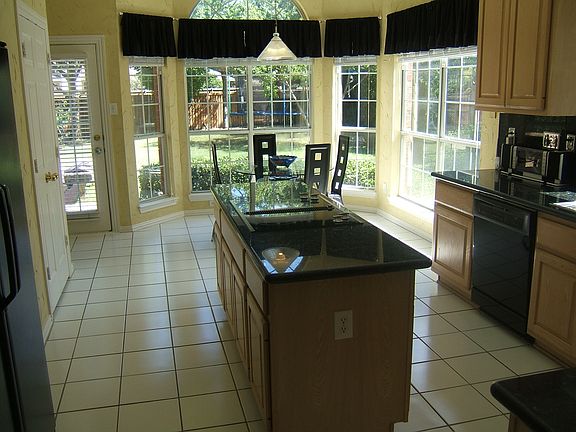 Kitchen with nook