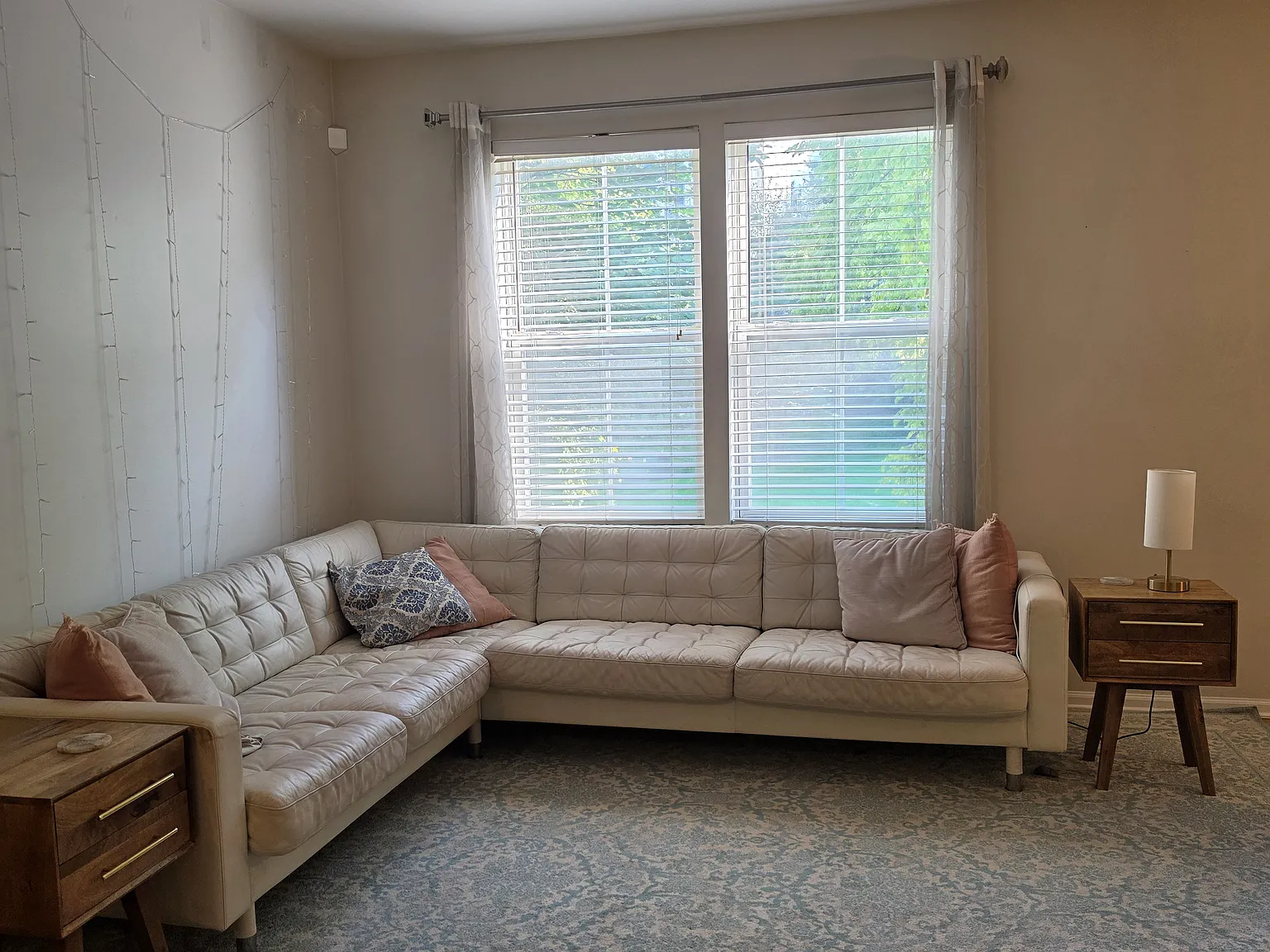 3 bed, 3.5 bath, 2400 sqft, $3,600 — Photo 2