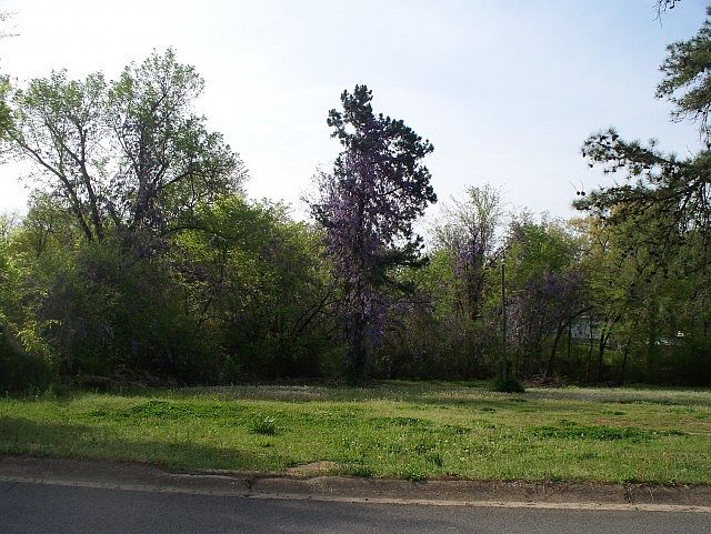 2nd image of 1205 Highland Blvd
