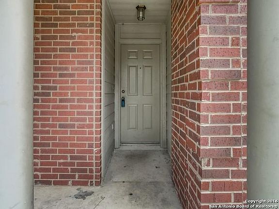 4th image of 668 Coral Hbr