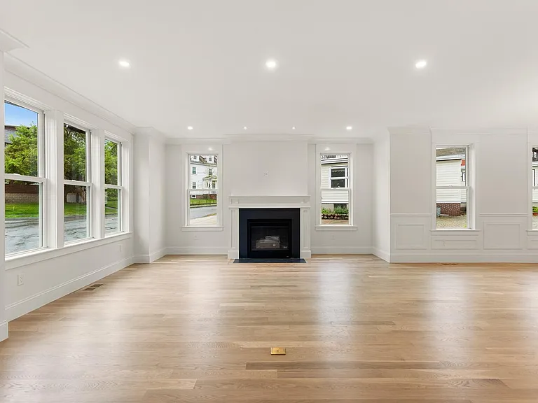 45 Maplewood St #45 — Photo 10