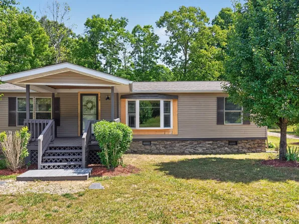 401 Railroad Ln, Pamplin, VA 23958