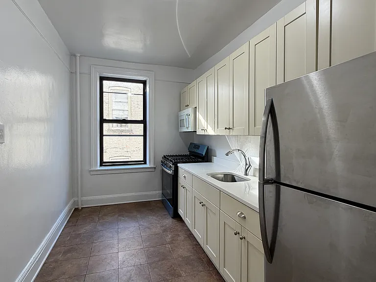 2924 21st Ave #4C — Photo 4