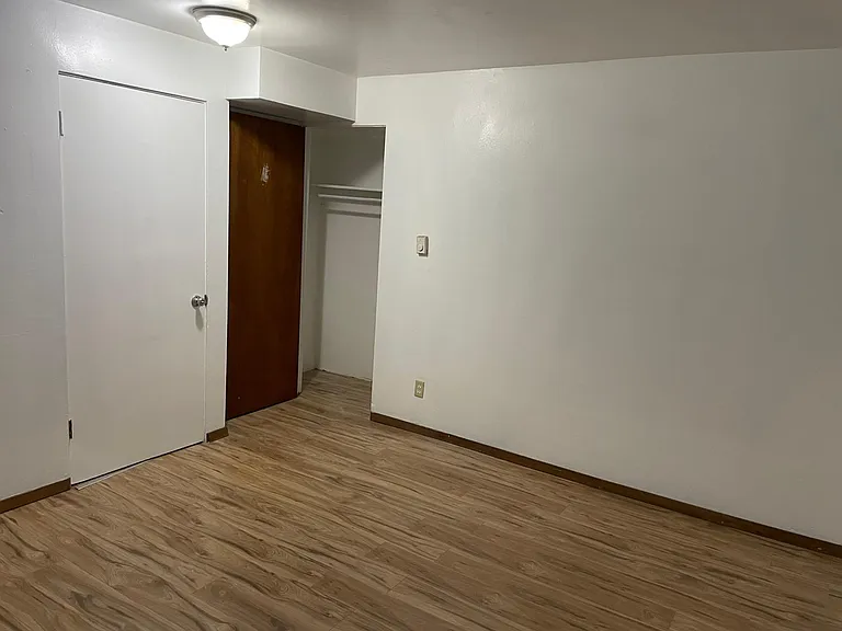 650 NE 42nd St #8 — Photo 17