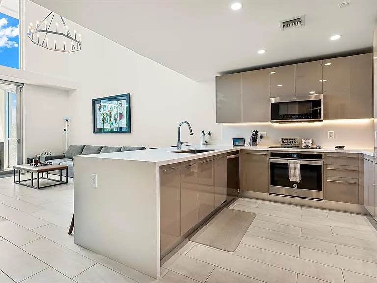 2000 Metropica Way #216 — Photo 2