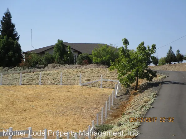 4002 Little John Rd, Copperopolis, CA 95228