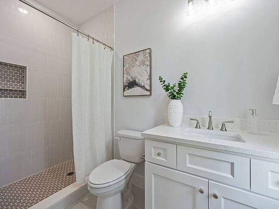 5th image of 515 Spruce St #A