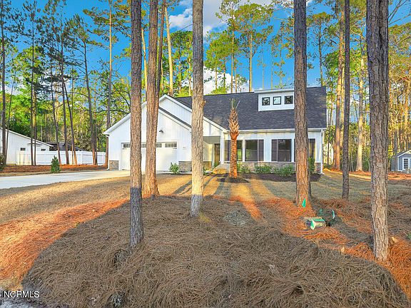 2nd image of 431 Sandlewood Drive NW
