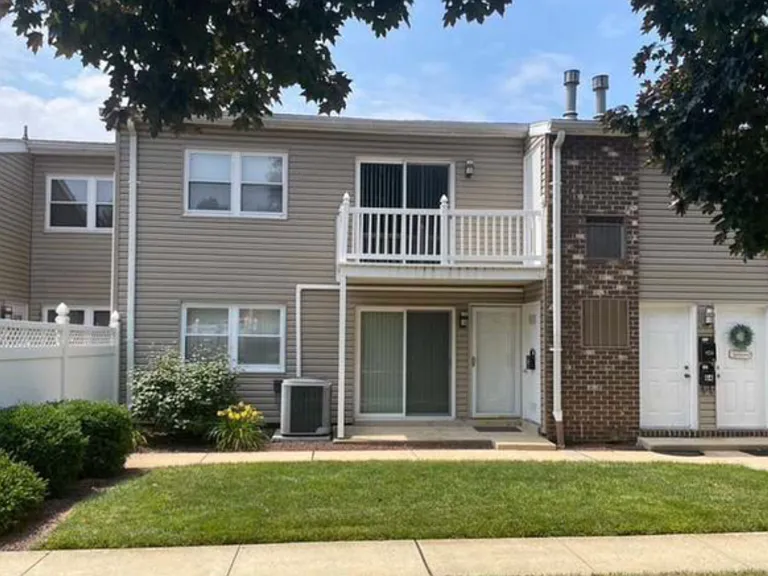 2906 State Hill Rd #G3 — Photo 2