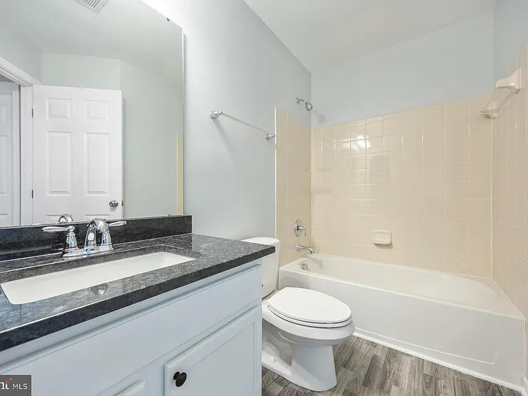 947 Chase Walk — Photo 19
