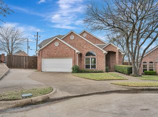 2400 Peach Blossom Ct, Bedford, TX 76021
