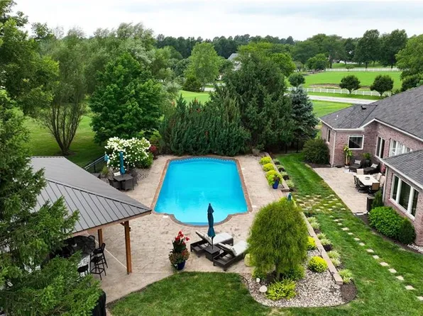 25206 Lawnwood Ct, Lees Summit, MO 64064