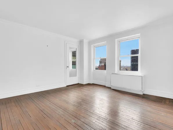 465 Park Avenue image 8 of 10