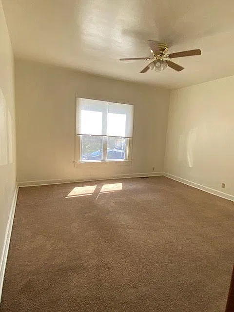 3 bed, 1.5 bath, 900 sqft, $1,800 — Photo 4