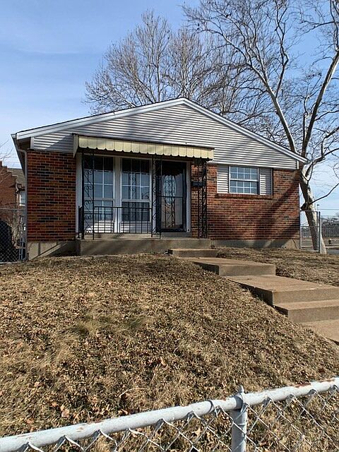 1st image of 2936 Hereford St