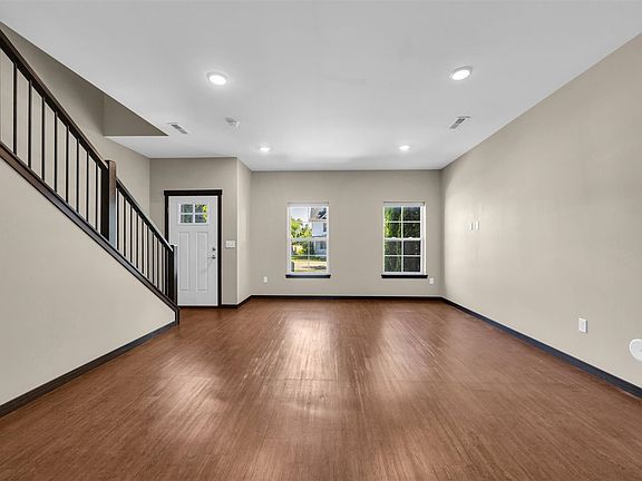 5th image of 331 E Main St