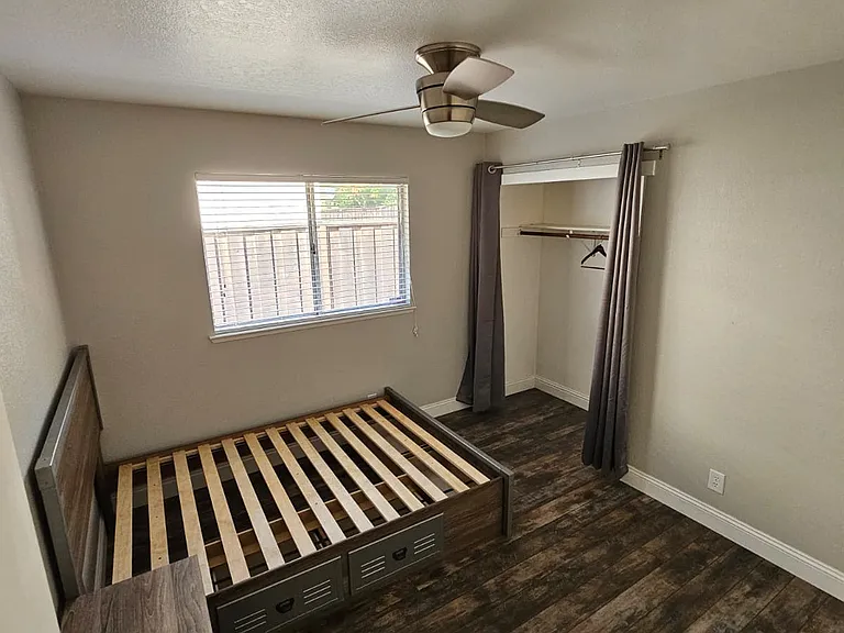 7800 Auburn Woods Dr — Photo 2