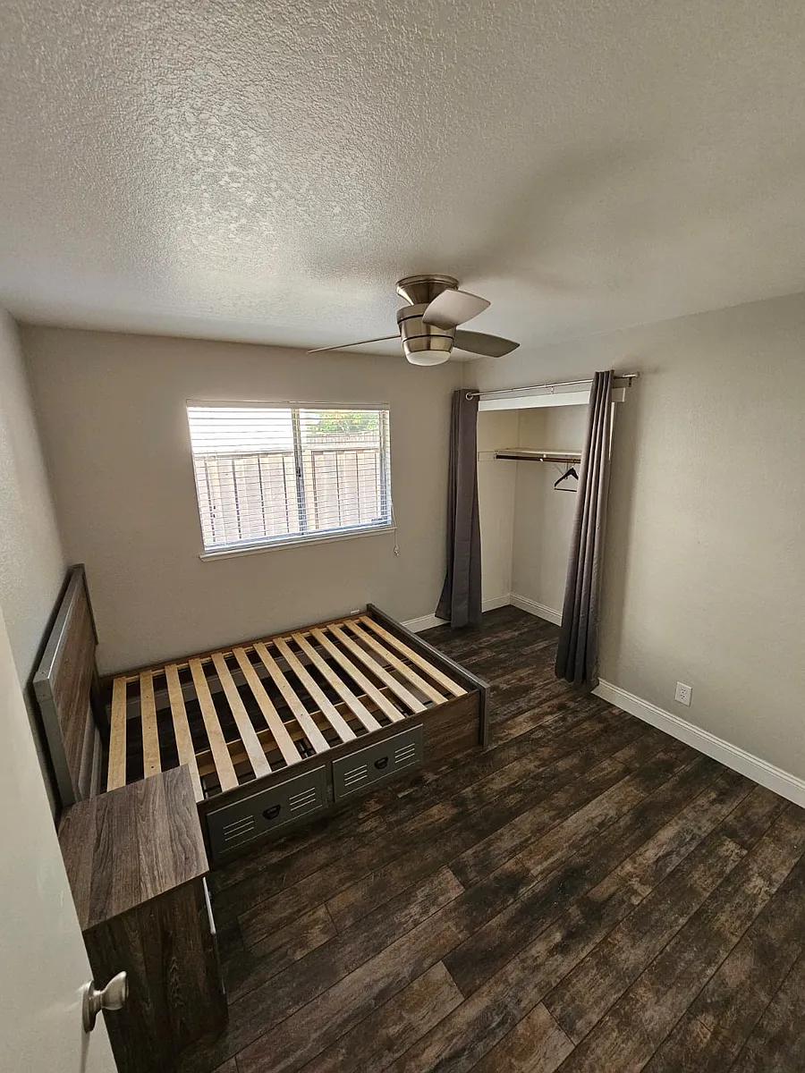 Building Photo - 7800 Auburn Woods Dr