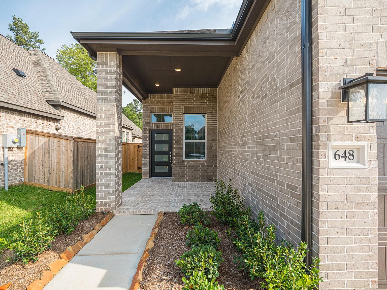 3 bed, 2.0 bath, 1683 sqft, $2,550 — Photo 4