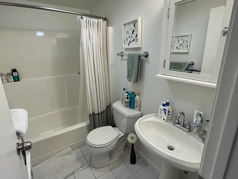 2235 Fairview Ave E #10 — Photo 15